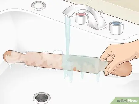 Уход за оливковой древесиной Шаг 1