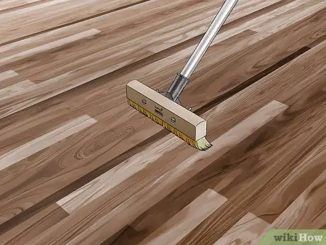 Нанесите Osmo Polyx Oil Step 14