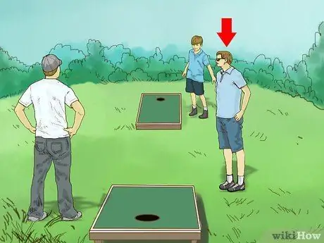 Играть в Cornhole, шаг 5 Играть в Cornhole, шаг 5