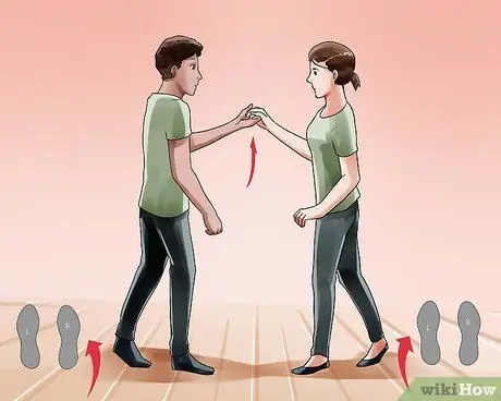 Традиционный танец Cumbia Colombiana Шаг 16