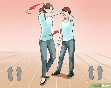 Традиционный танец Cumbia Colombiana Шаг 18