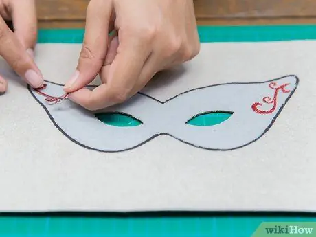 Делаем бумажную маску. Шаг 6
