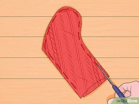 Сделайте рождественские чулки из свитера Шаг 6