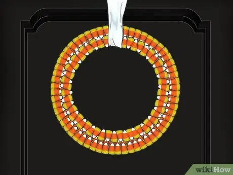 Сделать венок на Хеллоуин Шаг 16