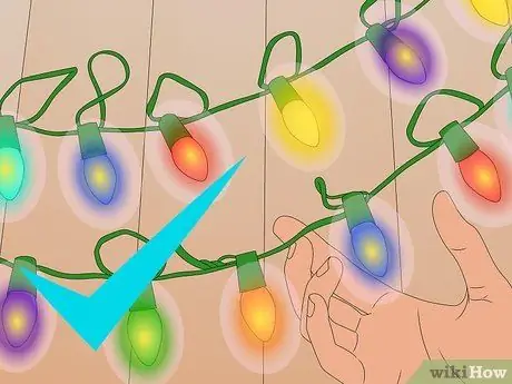 Заменить мертвые огни рождественской елки Шаг 10