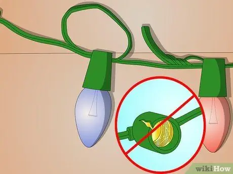 Заменить мертвые огни рождественской елки Шаг 6