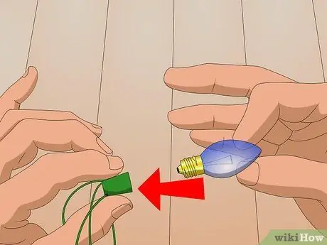 Заменить мертвые огни рождественской елки Шаг 8