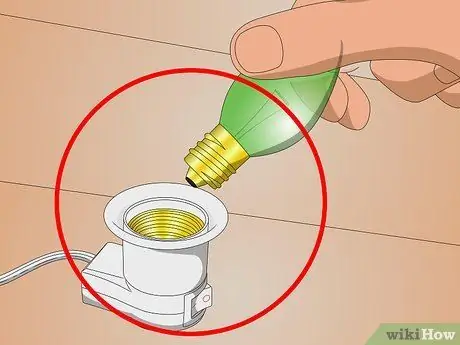 Заменить мертвые огни рождественской елки Шаг 9