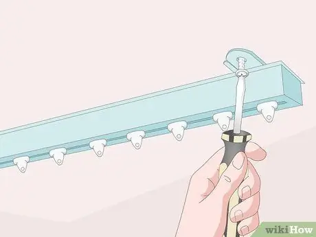 Вешать шторы на потолок Шаг 13