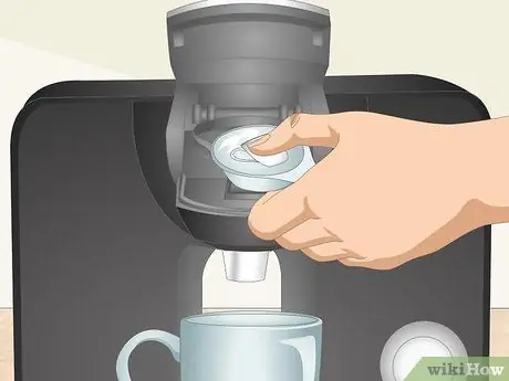 Используйте кофеварку Tassimo Шаг 13