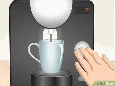 Используйте кофеварку Tassimo Шаг 16