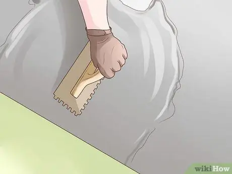 Установите напольную плитку Шаг 4