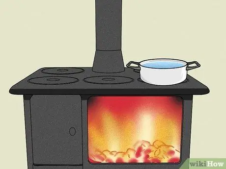 Кипятить воду без электричества и газа Шаг 5