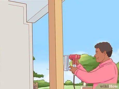 Оберните столбы крыльца деревом Step 9