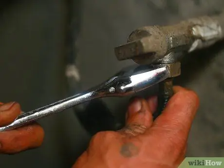 Установите кран Шаг 9