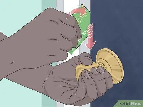 Откройте запертую дверь в ванную, шаг 4