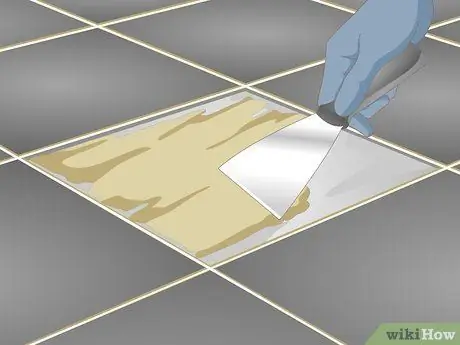 Ремонт треснувшей плитки на полу Шаг 16
