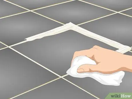 Ремонт треснувшей плитки на полу Шаг 19