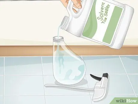 Нанесите Tile Sealer Step 12