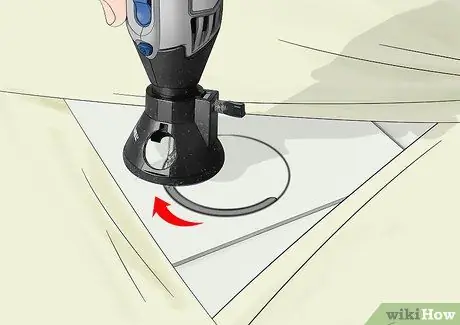 Резка плитки с помощью Dremel Step 5