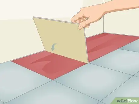 Укладка плитки и приклеивания шага 11