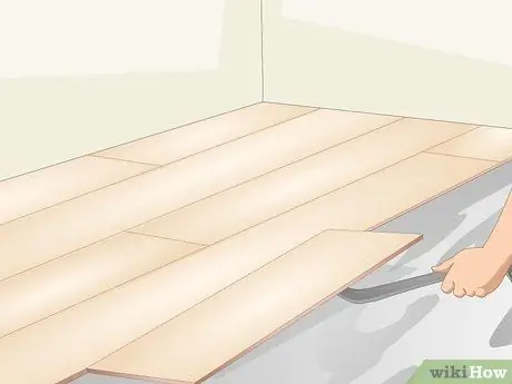 Укладка плитки и приклеивания шага 2