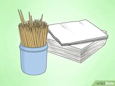 Сделайте свой собственный шкаф для спиртных напитков Шаг 13