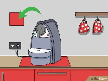 Установите кофеварку на кухне Шаг 5