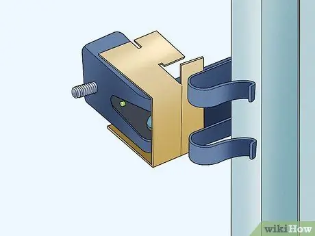 Закройте гаражные ворота, когда солнце светит в глаза электроники Шаг 9