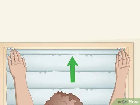 Повесить римские шторы, шаг 9