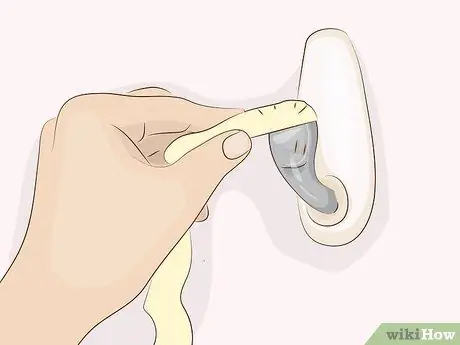 Повесьте шторы на крючки Command Step 15