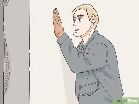 Очистка системы внешней изоляции и отделки (EIFS) Шаг 1