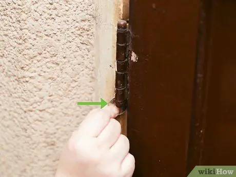 Удерживайте дверь открытой монетой Шаг 3
