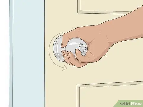 Откройте дверь тихо, шаг 2