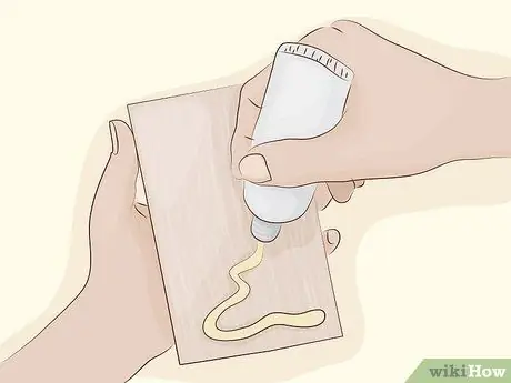 Установка цоколя у двери Шаг 3