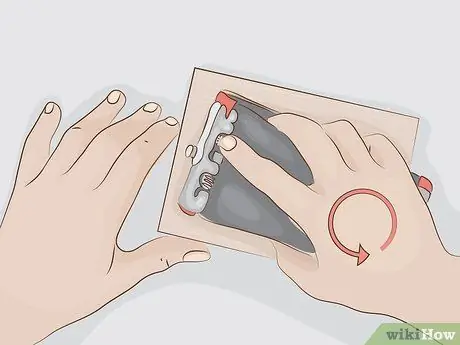 Установить цоколь у двери Шаг 8