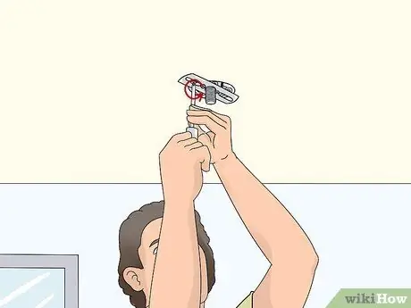 Повесьте пузырчатую лампу Нельсона Шаг 4