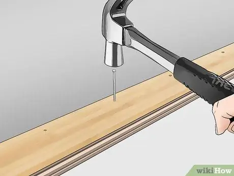 Установите бамбуковый пол на лестницу Шаг 12