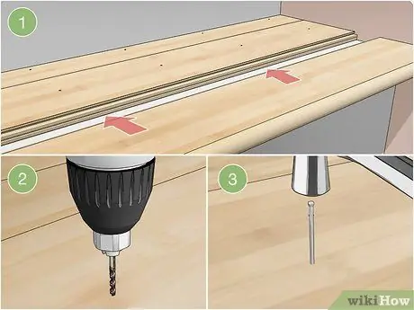 Установите бамбуковый пол на лестницу Шаг 15