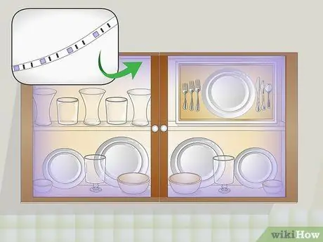 Украшаем кухонные шкафы стеклянными дверцами Шаг 7