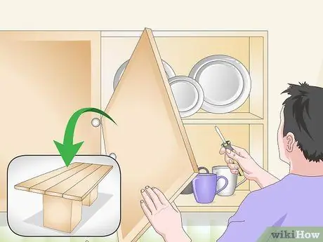 Украшаем кухонные шкафы стеклянными дверцами Шаг 8