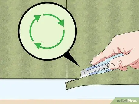 Повесьте подкладочную бумагу шаг 13