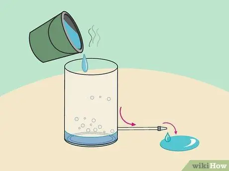 Очистите пластиковый резервуар для воды Шаг 11 Очистите пластиковый резервуар для воды Шаг 11