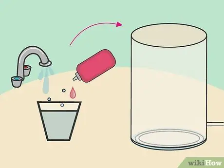 Очистите пластиковый резервуар для воды Шаг 4 Очистите пластиковый резервуар для воды Шаг 4