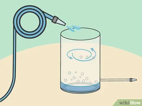 Очистите пластиковый резервуар для воды Шаг 9 Очистите пластиковый резервуар для воды Шаг 9