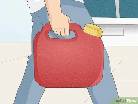 Очистите бензобак Шаг 14