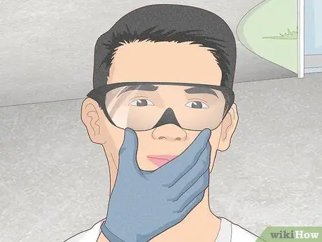 Очистите бензобак Шаг 16