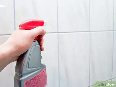 Удаление мыльной пены с плитки Шаг 1