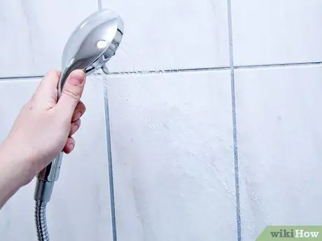 Удаление мыльной пены с плитки. Шаг 10