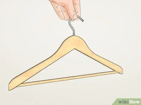 Предотвращение следов от вешалок на плечах Шаг 2